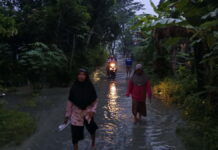 Banjir rendam pemukiman warga di Pamarican Ciamis