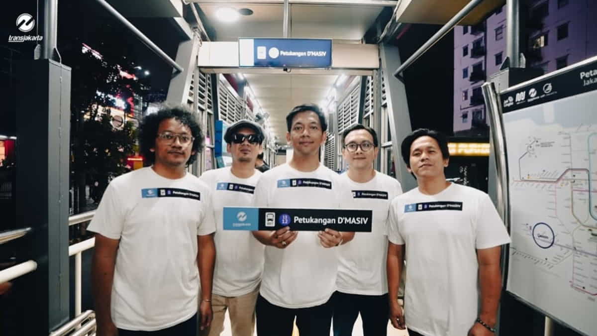 Ternyata Ini Alasan Penamaan D’Masiv di Halte Transjakarta Petukangan!