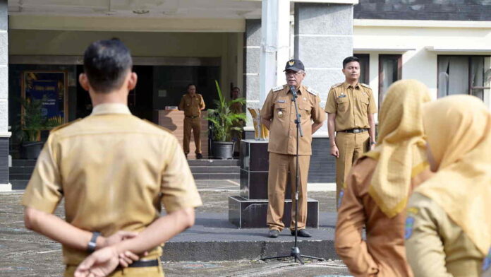 Hari Pertama Masuk Kerja, Wali Kota Banjar Pimpin Apel Pagi