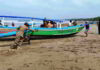 Perahu Pesiar di Pantai Barat