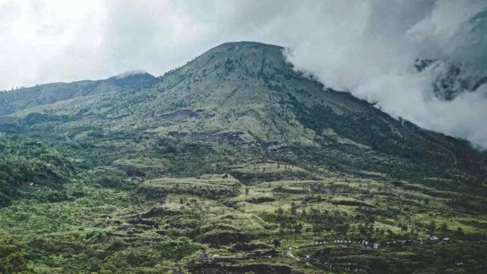 Mitos Gunung Guntur Garut, Larangan dan Penjaga Gaib