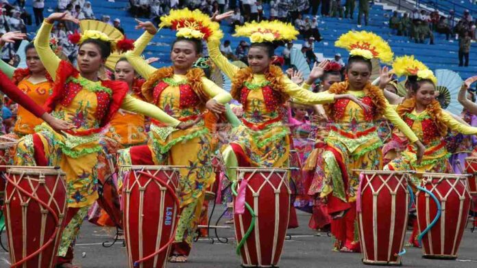 Sejarah Rampak Kendang, Tarian Tradisional Sunda Sebagai Wujud Harmonisasi Kerukunan Bermasyarakat