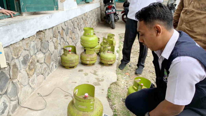 Uji Isi Tabung Gas 3 Kg, DKUKMP Ciamis Sidak ke Pangkalan