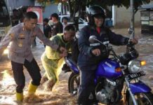 Jalan nasional banjir