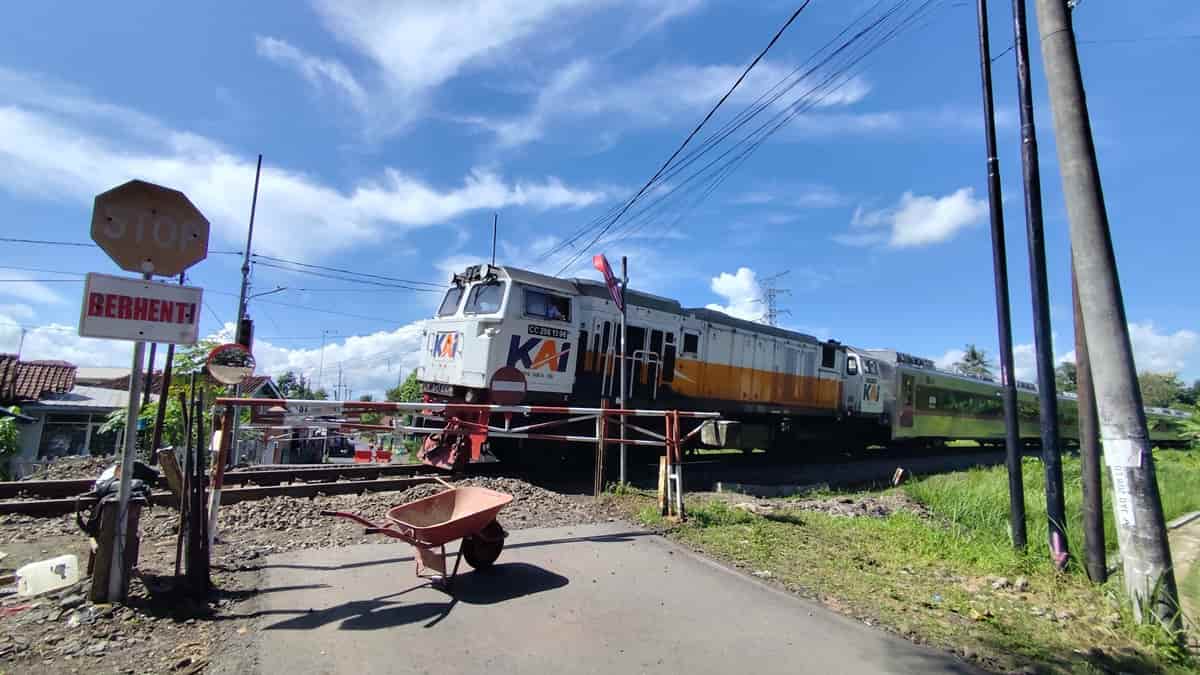 Sistem Buka Tutup Perlintasan Kereta Jalan Benteng Ciamis, Ini Jadwalnya